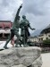 65_Balmat_a_Horace_Benedict_de_Saussure-slavní_dobyvatelé_Mt_Blancu-pomník_v_Chamonix